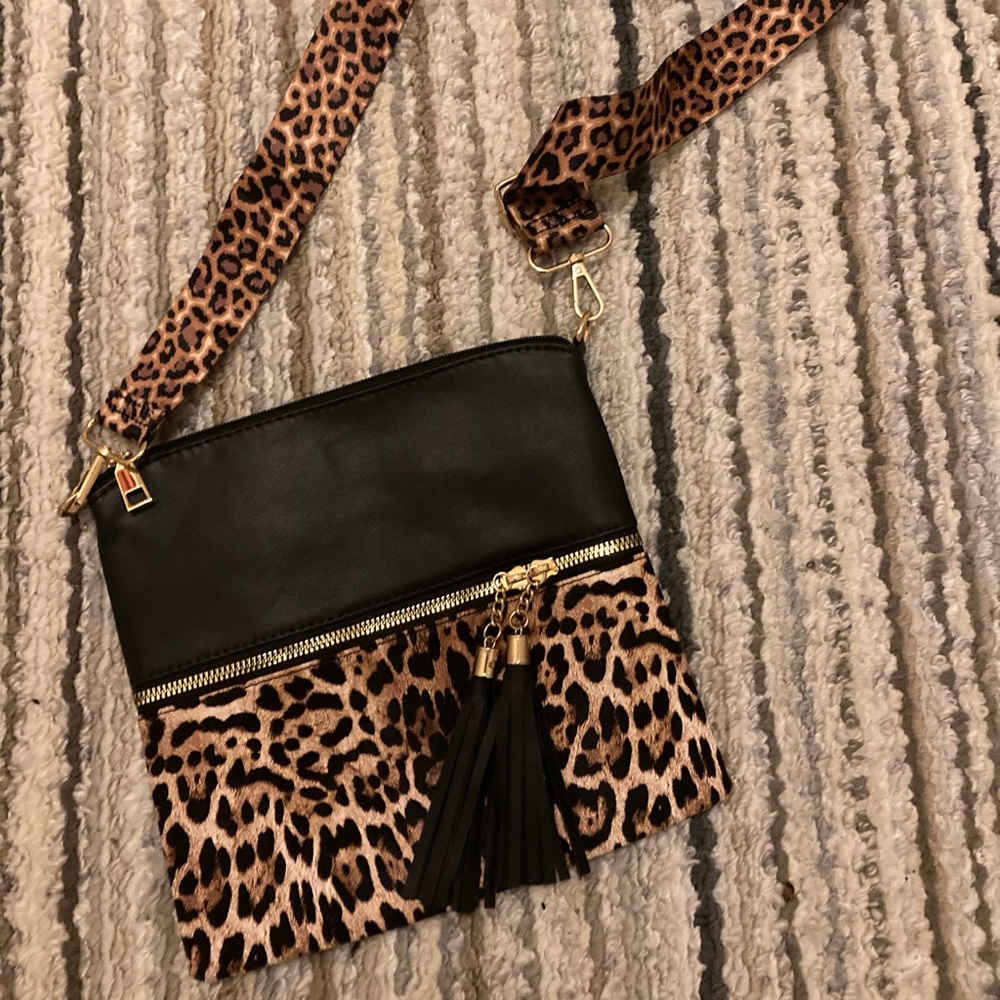 Leopard Print Crossbody Bag with Black Accent